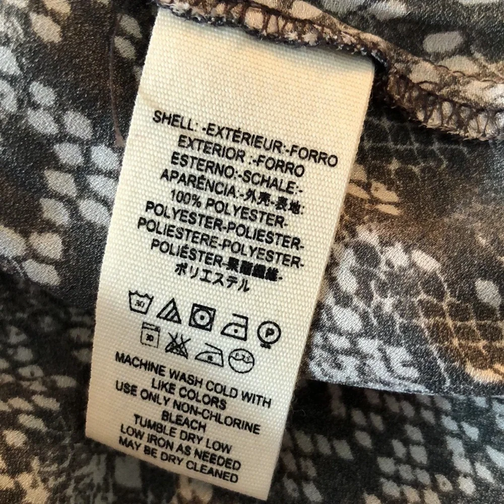 Free People Modern Muse Snakeskin Button Down Peasant Bouse Size Small - Picture 8 of 8